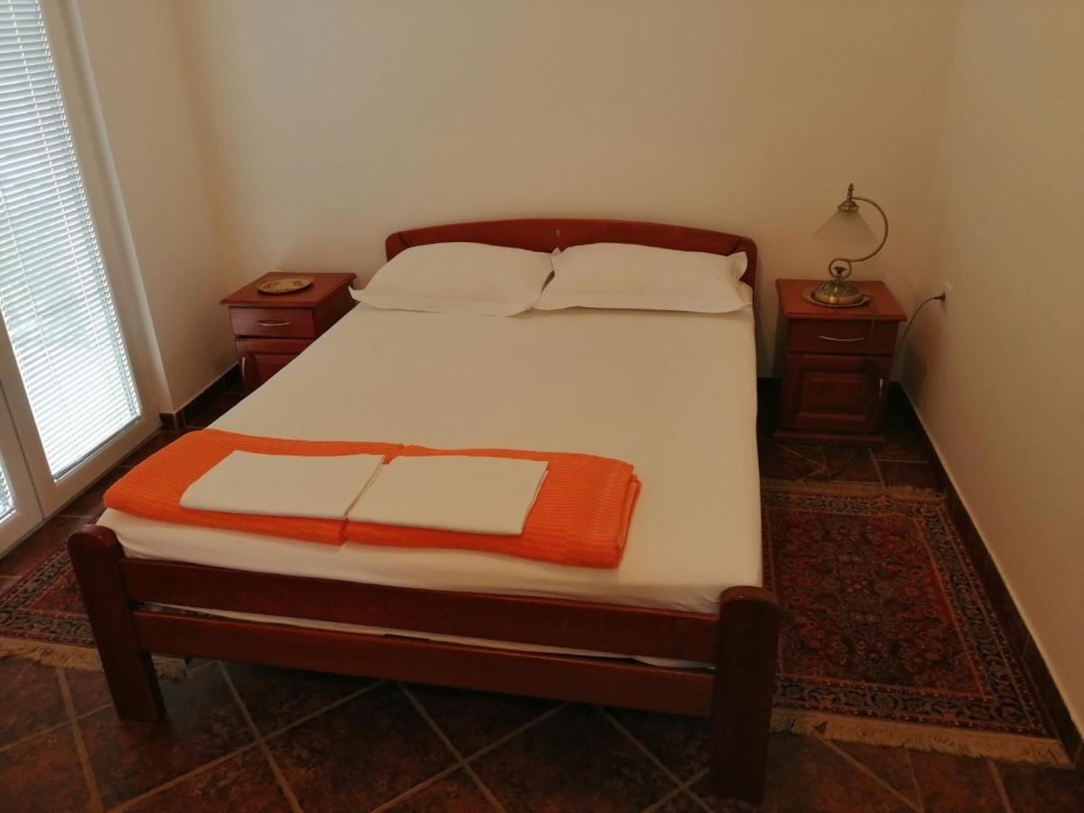 Апартаменты Apartments Mitrović Podličak Свети-Стефан