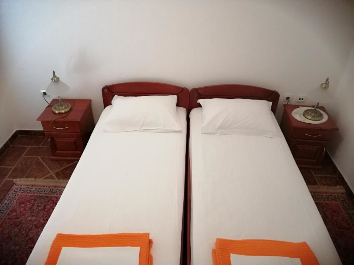 Апартаменты Apartments Mitrović Podličak Свети-Стефан