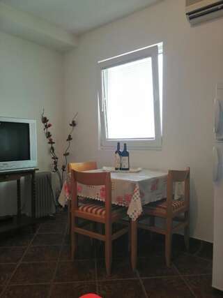 Апартаменты Apartments Mitrović Podličak Свети-Стефан Апартаменты с 2 спальнями (для 4 взрослых)-3